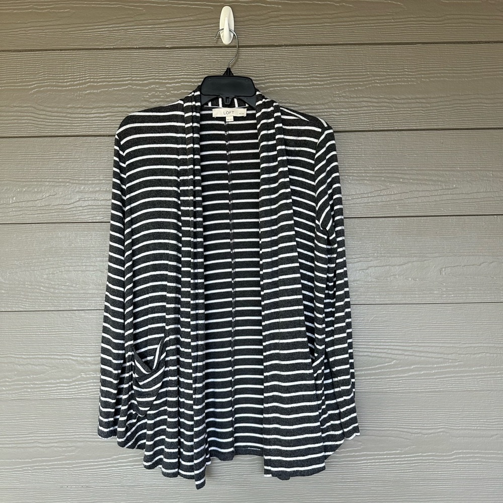 Loft Striped Grey and White Women's Sweater Size Medium Petite